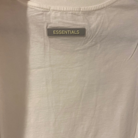 Essentials white tee - Picture 2 of 4
